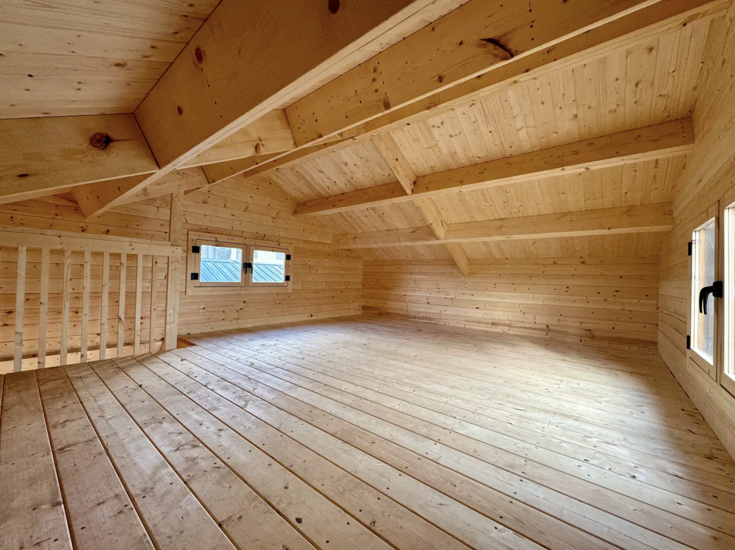 Sprucewood Lodge- Free Shipping!!!