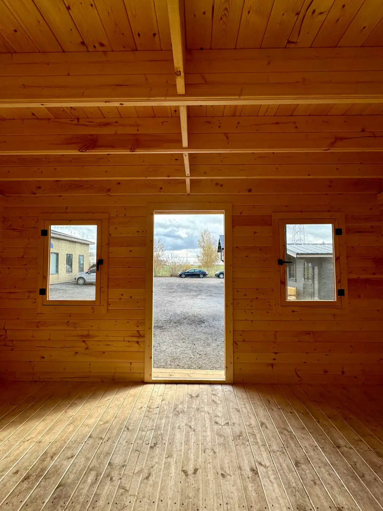 Sprucewood Lodge- Free Shipping!!!